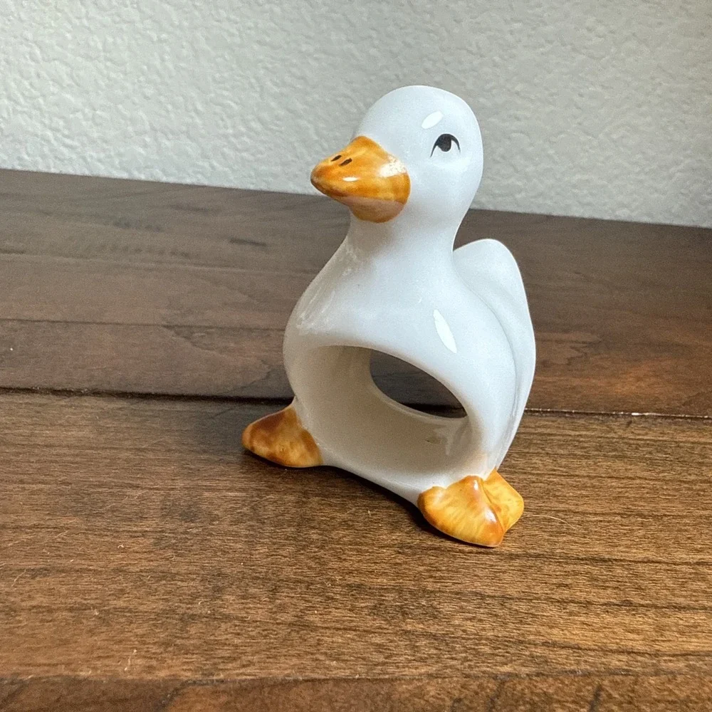Pre Owned Vintage Set Of 8 Adorable White Ceramic Duck Napkin Holders